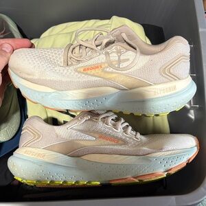 Brooks Women's Cream and Light Blue Athletic Shoes